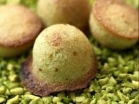 ERIC KAYSER – Tels des petits trèfles à quatre feuilles, nos financiers à la pistache vous porterons chance en cette #StPatrick