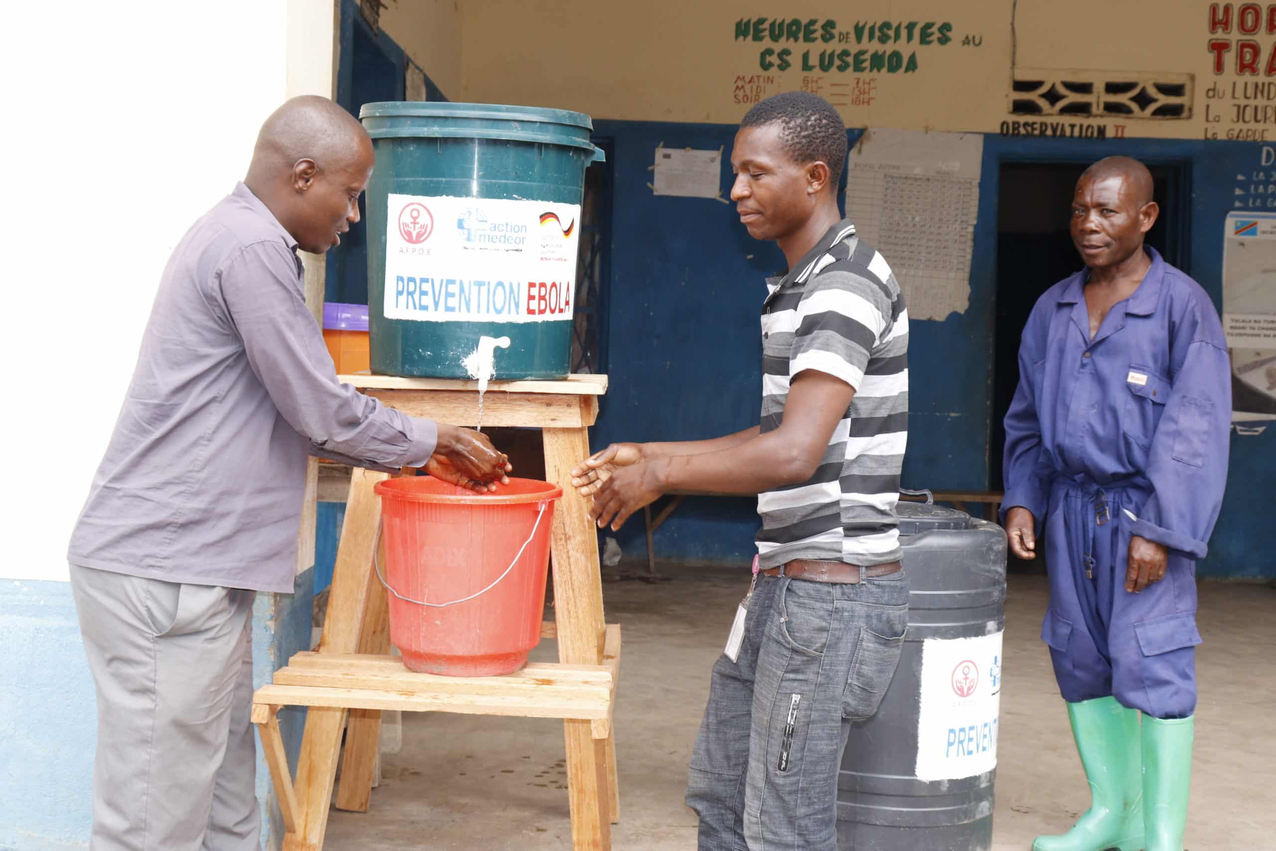 Dotation des dispositifs de prévention contre les maladies à virus EBOLA aux camps de réfugiés burundais de MULONGWE et LUSENDA et aux 12 structures sanitaires de zones de santé de Nundu et Fizi.