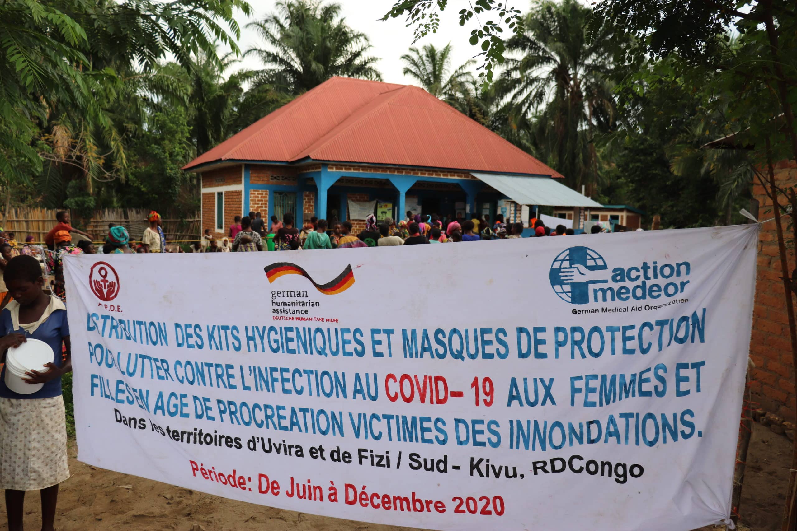 Distribution de 17000 kits hygiéniques aux femmes et filles en âge de procréation victimes des inondations et de 100000 cache-nez aux autres membres de la communauté dans les territoires d’Uvira et Fizi
