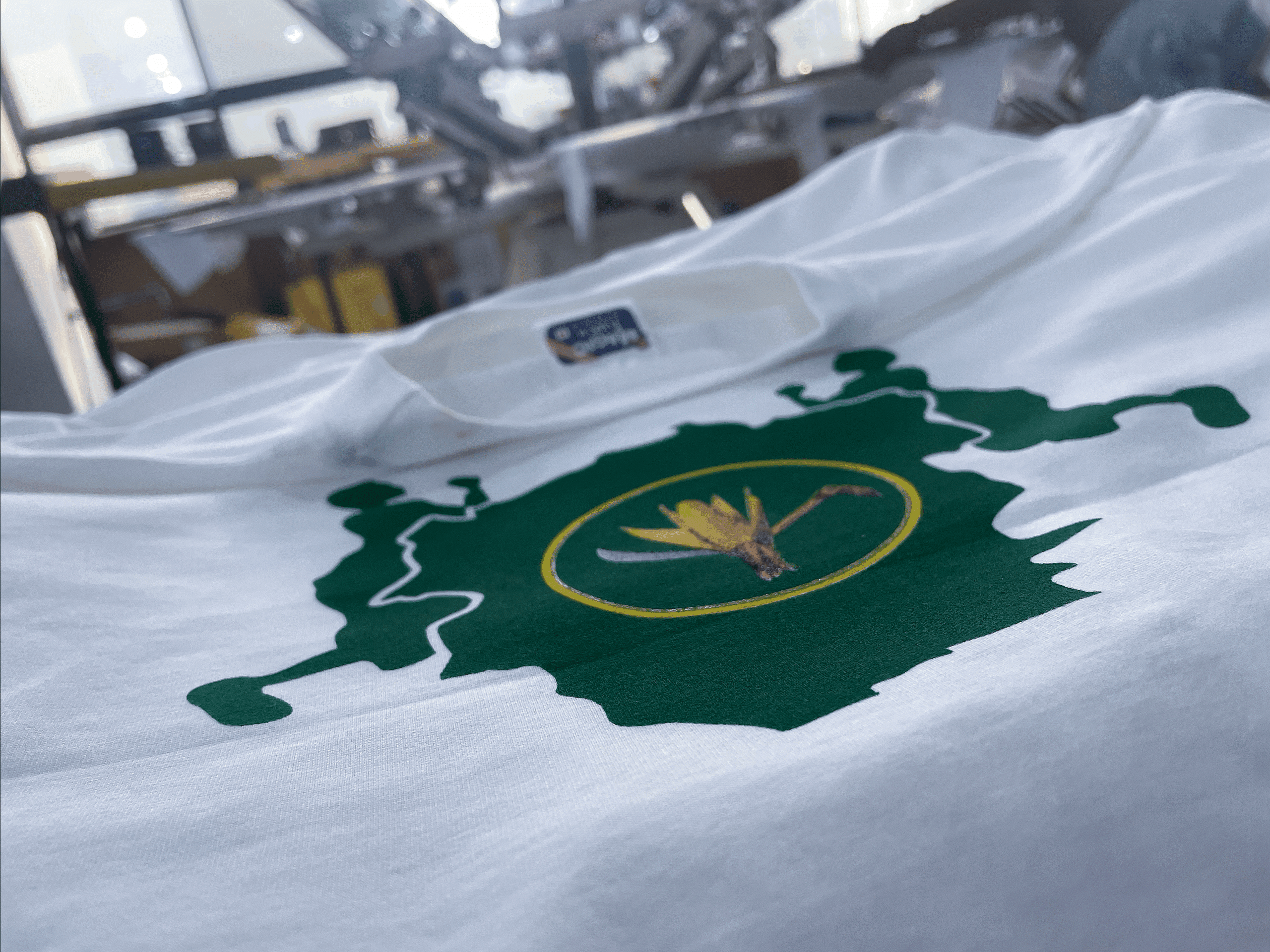 T-SHIRT