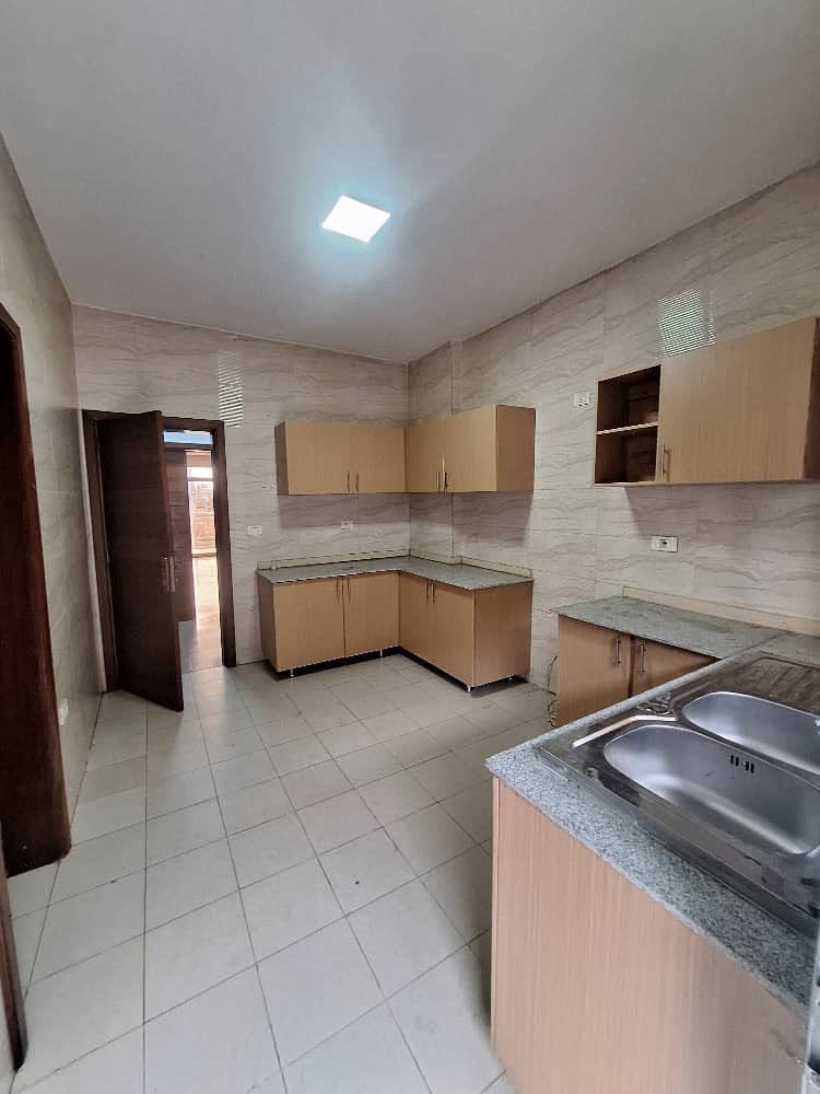 Appartement très très propre mis en location dans la commune de LINGWALA